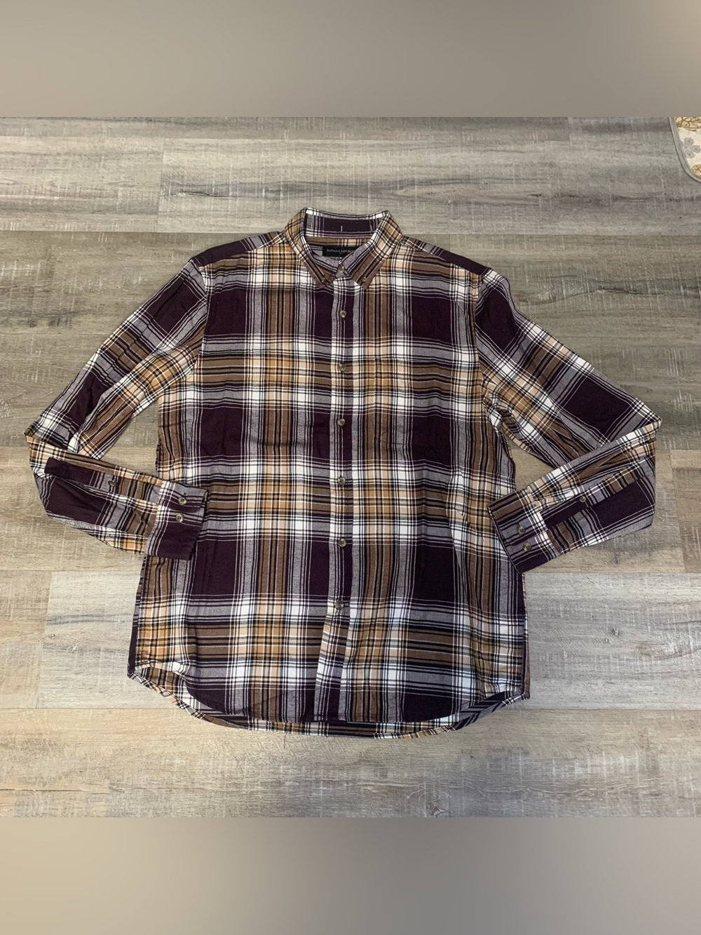 Banana Republic Untucked Fit Brown Plaid Button Up Shirt Men’s Medium